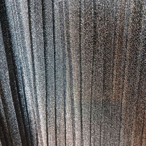 Studio West Metallic Pleated Midi Skirt With Elastic Waistband - Picture 3 of 5